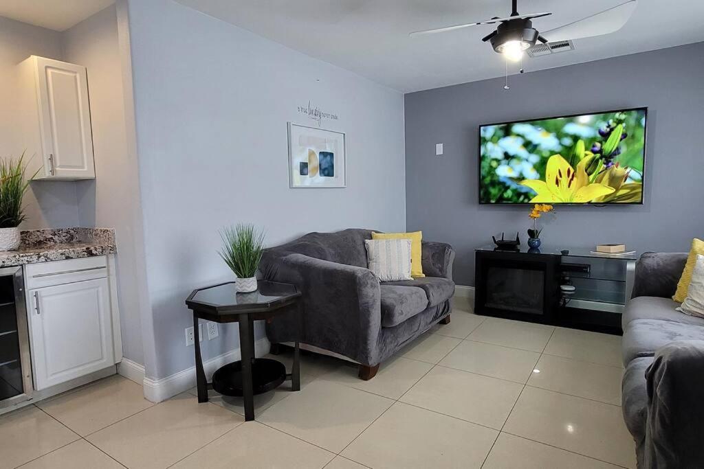 K - Fully Remodeled And Professionally Decorated Las Vegas Exterior photo